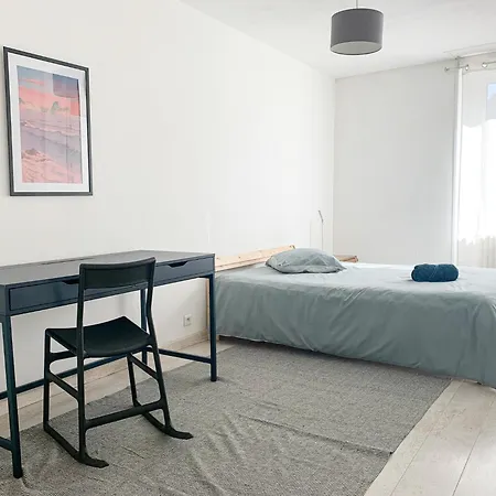 Apartment Hypercentre Cholet, Grande Capacite *